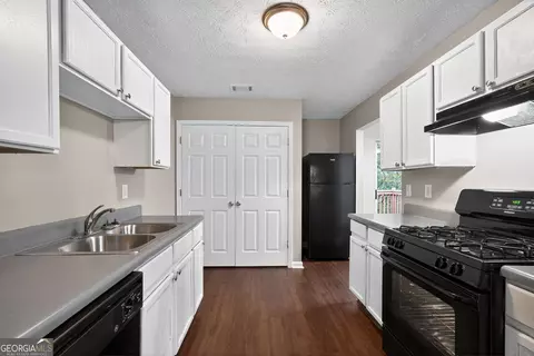 Kitchen - 3779 Rolling Pl, Conley, GA 30288 photo 2 of 3