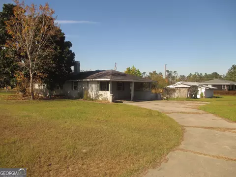 126 Ocmulgee St, Lumber City, GA 31549