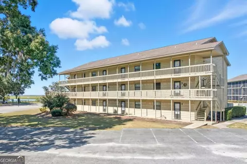 207 Azalea Rd #21, Midway, GA 31320