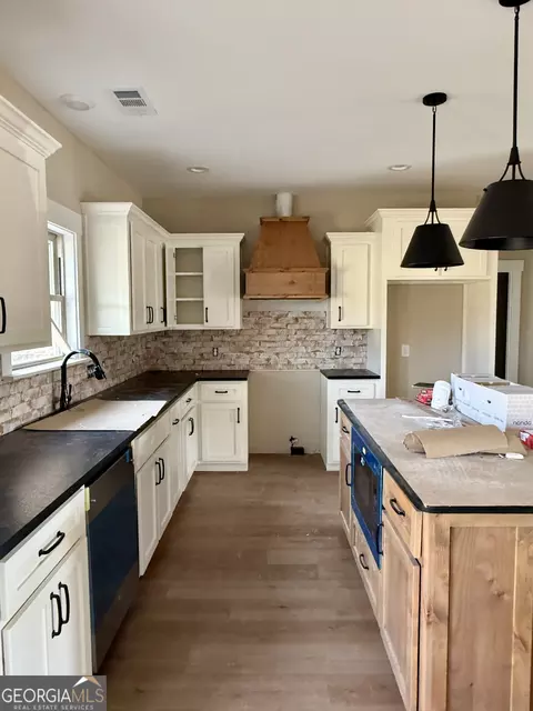 Kitchen - 108 Lighterknot Trl, Perry, GA 31069 photo 4 of 4