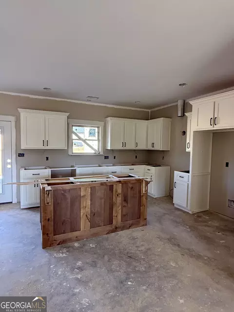 Kitchen - 108 Lighterknot Trl, Perry, GA 31069 photo 2 of 4