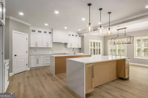 Kitchen - 73 Elys Rdg, Newnan, GA 30263 photo 2 of 3