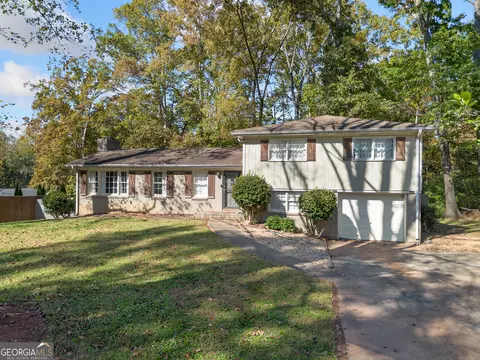 5543 Forest Dr, Acworth, GA 30102