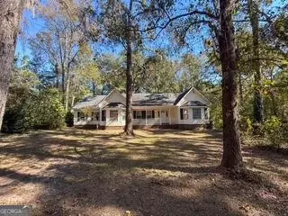 288 Arcola Rd, Pembroke, GA 31321
