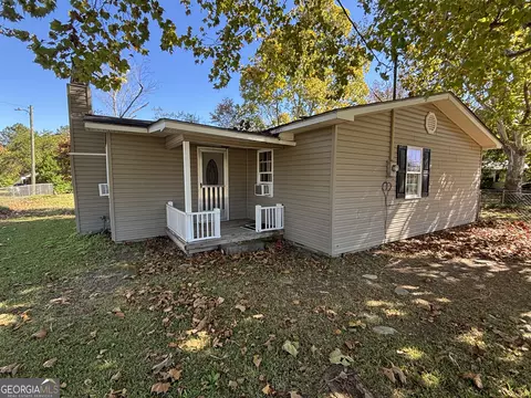 312 Mullis St, Dexter, GA 31019