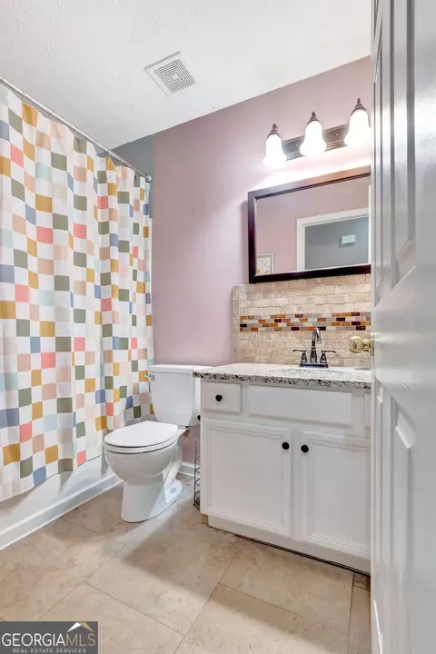 Bath - 2040 Elm Grove Ln, Hampton, GA 30228 photo 1 of 3