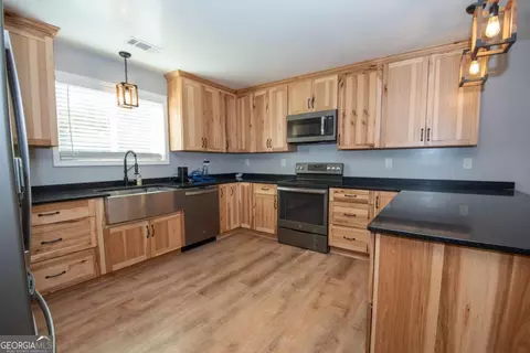 Kitchen - 177 Abbottsford Rd, Lagrange, GA 30240 photo 1 of 3