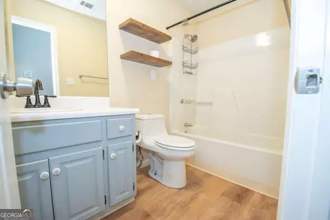 Bath - 177 Abbottsford Rd, Lagrange, GA 30240 photo 2 of 2