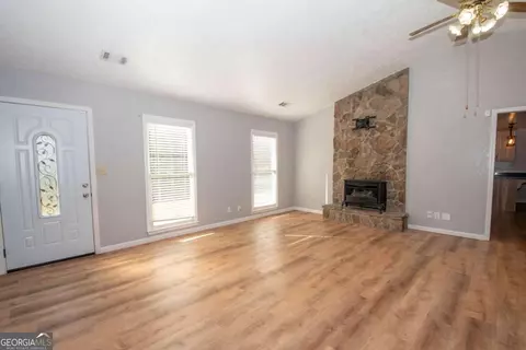 Living - 177 Abbottsford Rd, Lagrange, GA 30240 photo 4 of 7