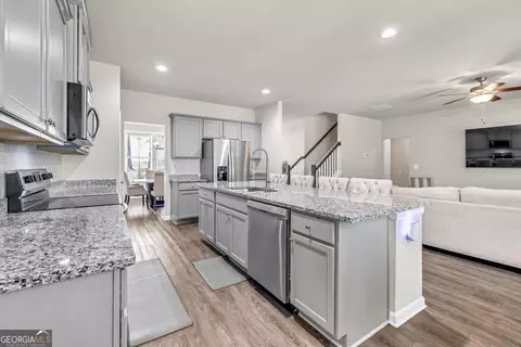 Kitchen - 233 Jim Daws Rd, Monroe, GA 30655 photo 2 of 2