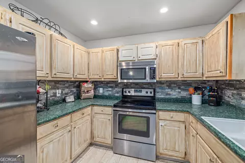 Kitchen - 190 Sunset Oaks Dr, Cornelia, GA 30531 photo 2 of 2