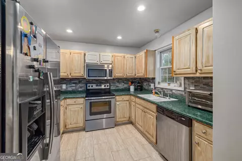Kitchen - 190 Sunset Oaks Dr, Cornelia, GA 30531 photo 1 of 2