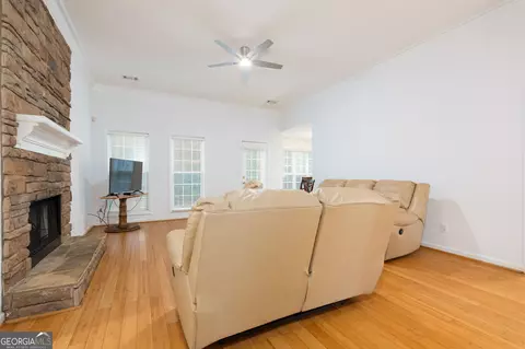 Living - 250 Old Pond Rd, Lagrange, GA 30241 photo 3 of 3
