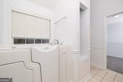 Bath - 250 Old Pond Rd, Lagrange, GA 30241 photo 2 of 4
