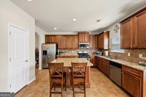 Kitchen - 108 Christopher Michael Ln, Hampton, GA 30228 photo 3 of 4