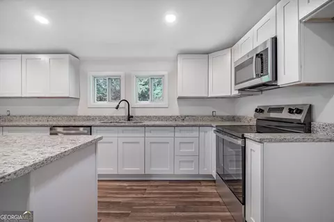 Kitchen - 119 Jack Sharp Rd, Hull, GA 30646 photo 2 of 3