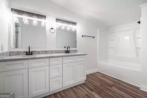 Bath - 119 Jack Sharp Rd, Hull, GA 30646 photo 2 of 3
