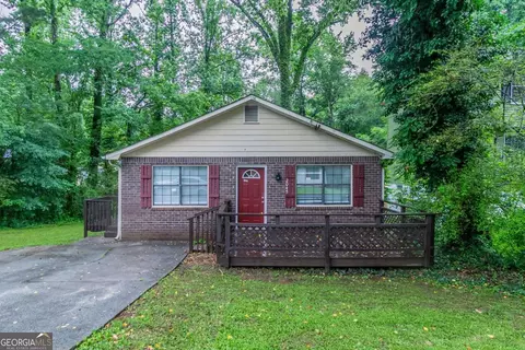 2045 Scarbrough Dr, Stone Mountain, GA 30088
