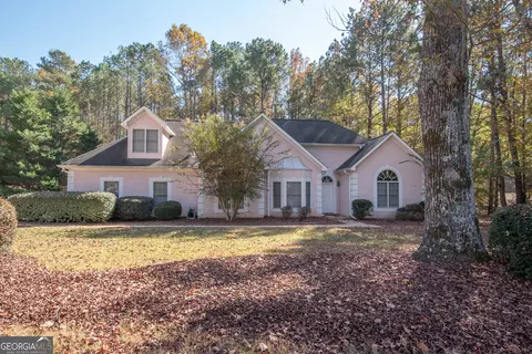 200 Barrington Grange Dr, Sharpsburg, GA 30277