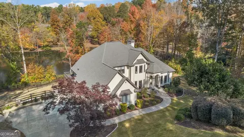 4814 Mirror Lake Dr, Powder Springs, GA 30127