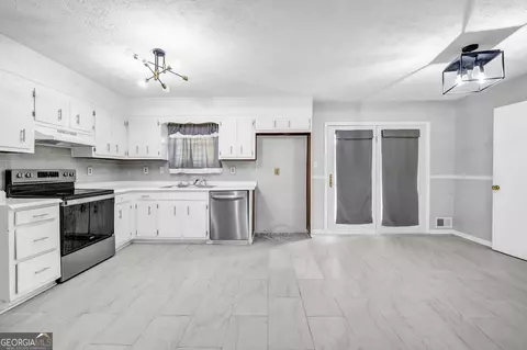 Other - 2203 Willoby Ct, Morrow, GA 30260 photo 4 of 8