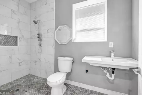 Bath - 2203 Willoby Ct, Morrow, GA 30260 photo 4 of 4