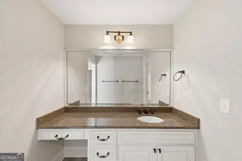 Bath - 172 Shellbark Dr, Mcdonough, GA 30252 photo 4 of 8