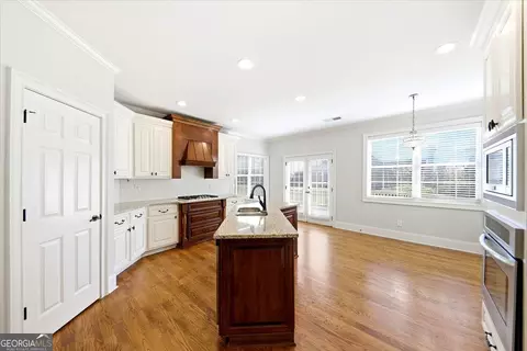 Kitchen - 172 Shellbark Dr, Mcdonough, GA 30252 photo 6 of 6