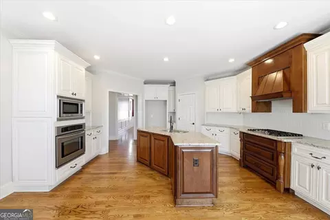 Kitchen - 172 Shellbark Dr, Mcdonough, GA 30252 photo 2 of 6