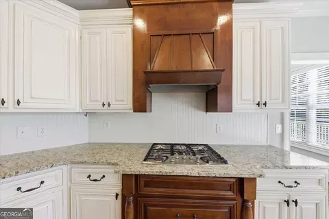 Kitchen - 172 Shellbark Dr, Mcdonough, GA 30252 photo 4 of 6