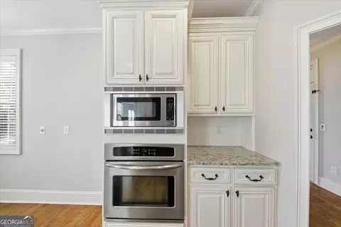 Kitchen - 172 Shellbark Dr, Mcdonough, GA 30252 photo 5 of 6