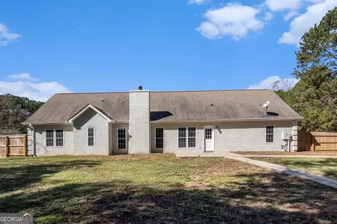 Exterior - 102 Foxdale Dr, Lagrange, GA 30240 photo 6 of 9