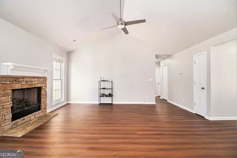 Living - 102 Foxdale Dr, Lagrange, GA 30240 photo 2 of 3