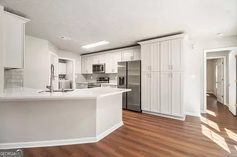 Kitchen - 102 Foxdale Dr, Lagrange, GA 30240 photo 1 of 3