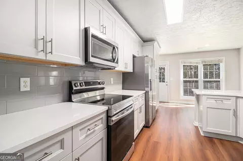 Kitchen - 102 Foxdale Dr, Lagrange, GA 30240 photo 3 of 3