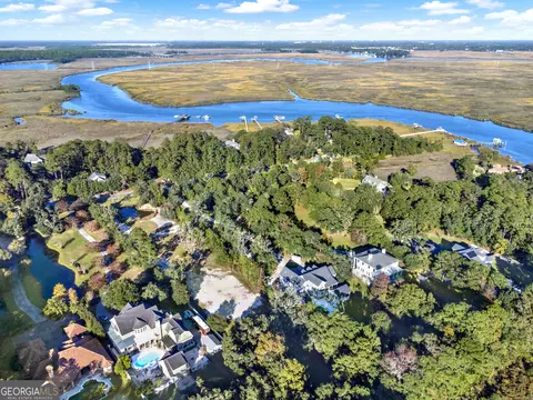 35 Shore Rd, Savannah, GA 31419
