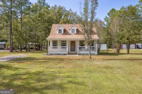 102 Berry St, Kingsland, GA 31548