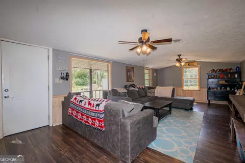 92 Davis Loop, Kingston, GA 30145 photo 3