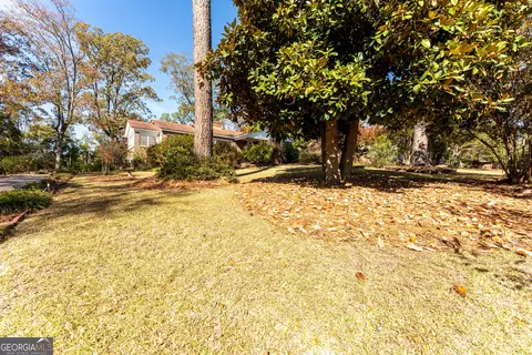 341 Lakeside Dr, Milledgeville, GA 31061