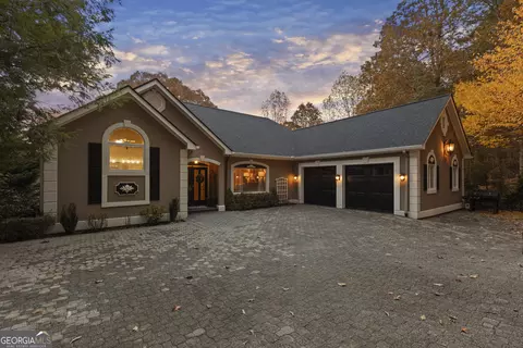 2116 Orchard Dr, Clarkesville, GA 30523