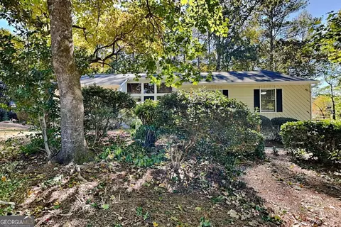 2567 Kingsley Dr NE, Marietta, GA 30062