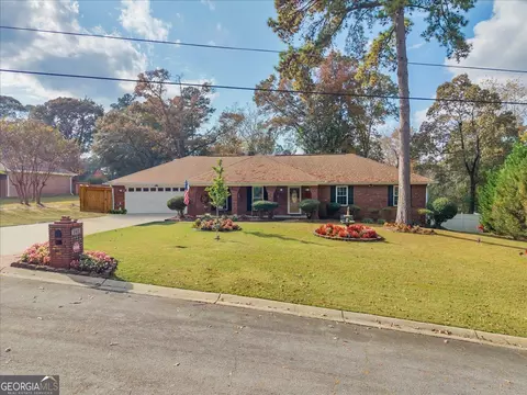 102 Gatlin Ct, Warner Robins, GA 31088