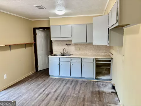 Kitchen - 125 Marshall, Dublin, GA 31021 photo 1 of 1