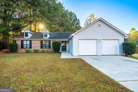 10448 Tara Pointe Dr, Jonesboro, GA 30238