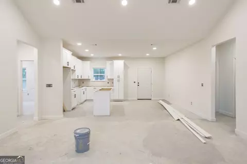 Living - 4861 Stanfield Cir, Blackshear, GA 31516 photo 2 of 2