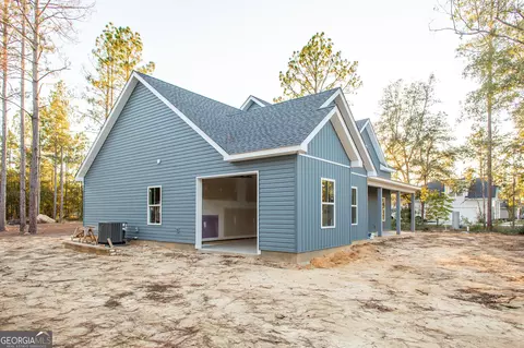 Exterior - 4861 Stanfield Cir, Blackshear, GA 31516 photo 3 of 5