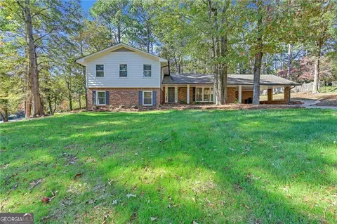 209 Arrowhead Dr, Cartersville, GA 30120