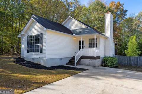 1229 N Hampton Dr, Hampton, GA 30228