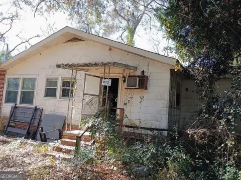 913 Bass Dr, Albany, GA 31705
