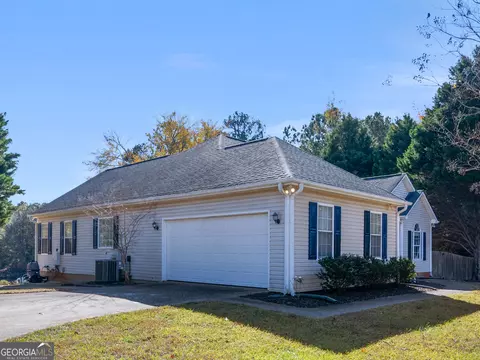Exterior - 1815 Rocky Creek Rd, Hampton, GA 30228 photo 9 of 10